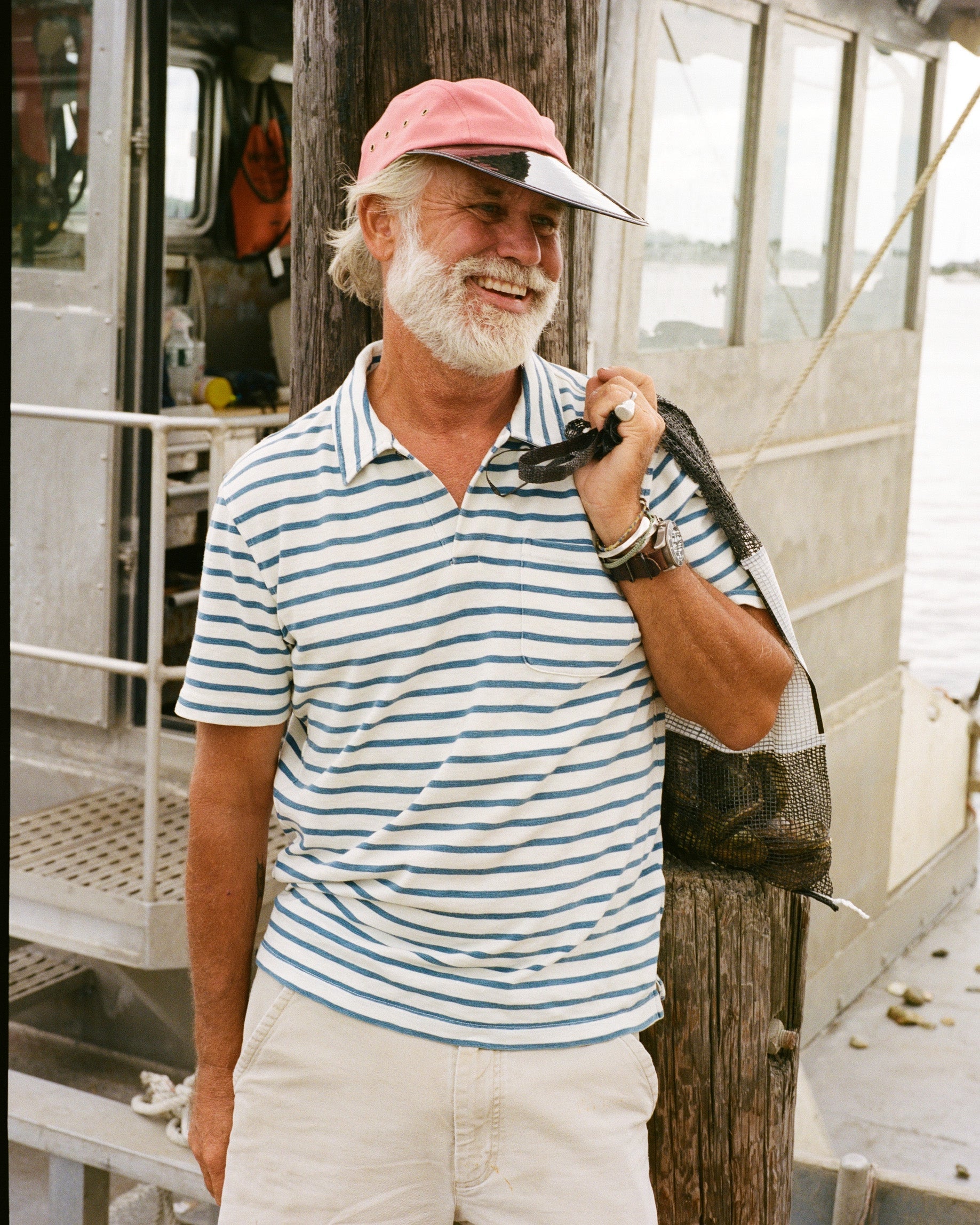 Indigoblauw poloshirt in klassiek wit
