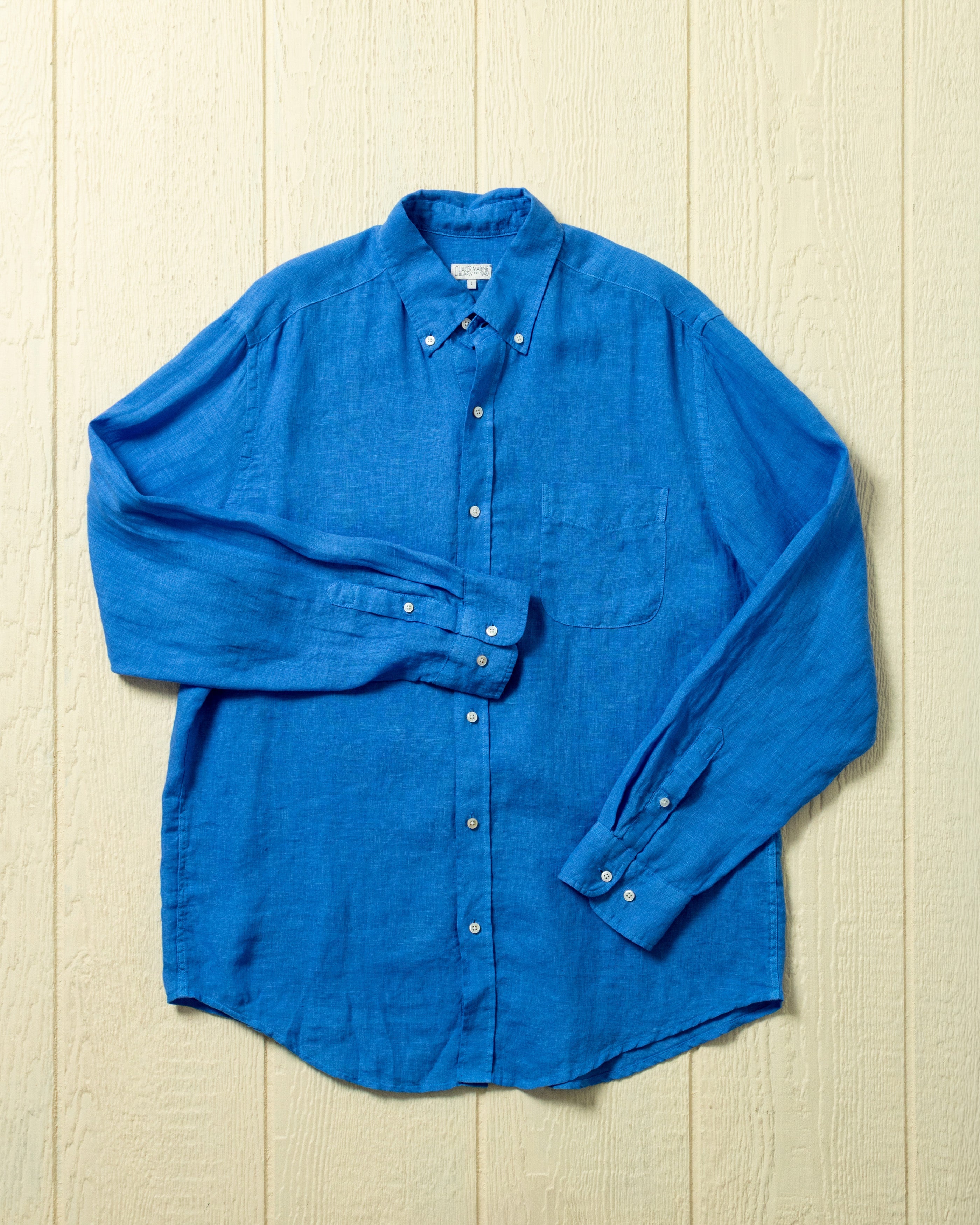 Camisa de lino teñida en prenda en azul francés