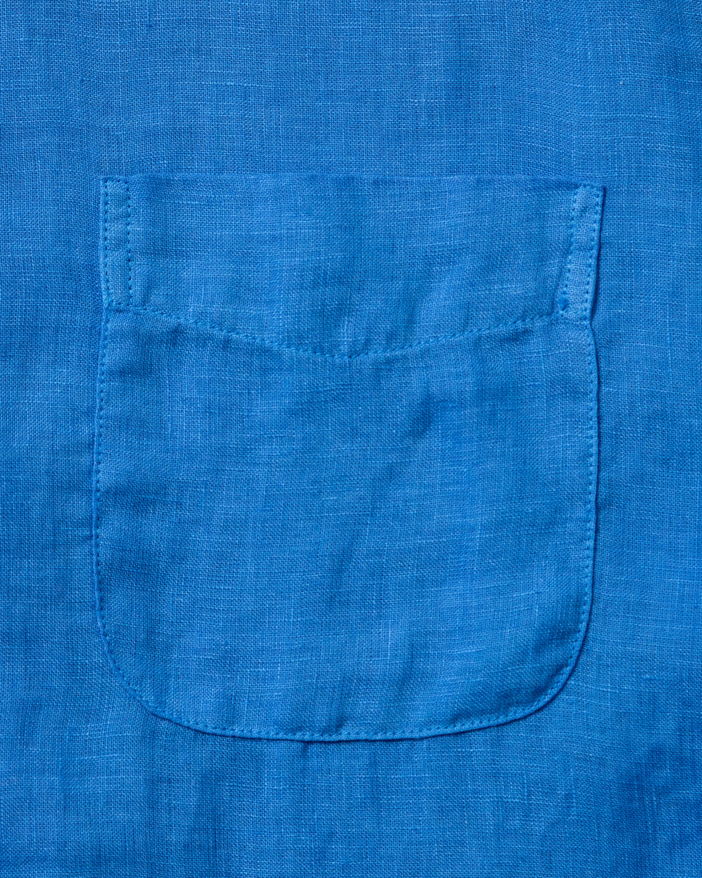 Camisa de lino teñida en prenda en azul francés