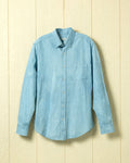 Camisa con cuello abotonado oculto y doble raya de denim