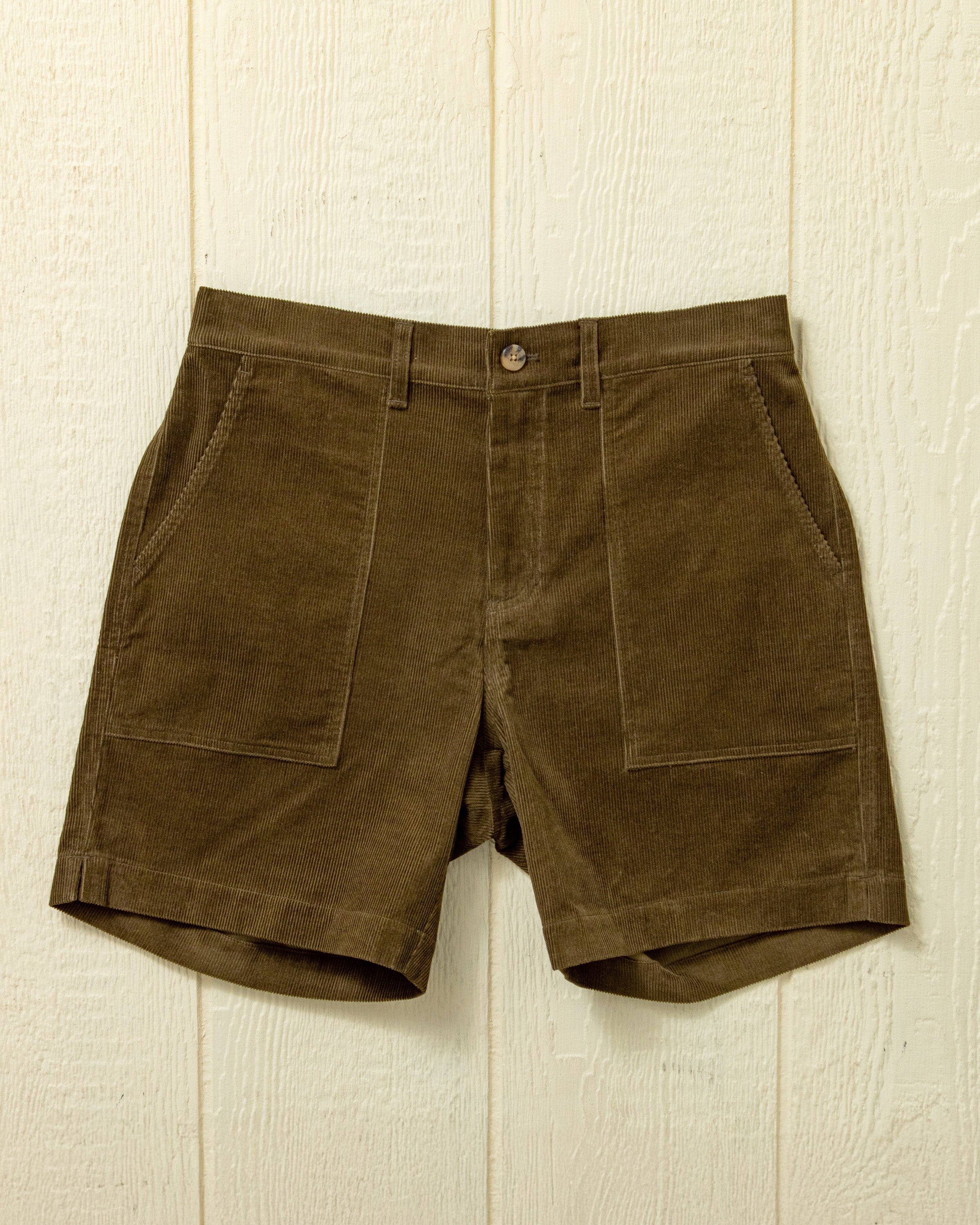 Short in Sage Corduroy
