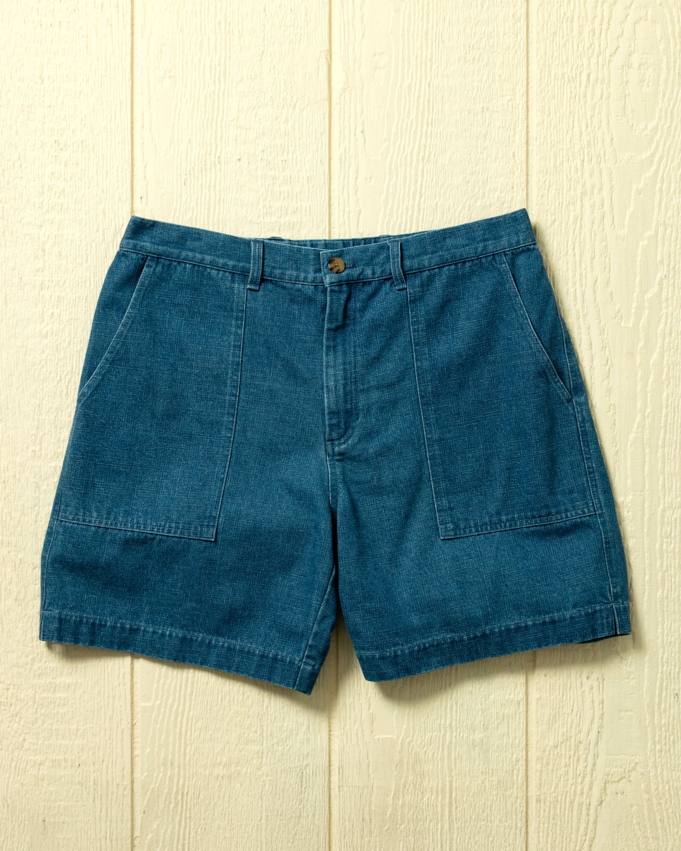 Short in Mid Wash Denim