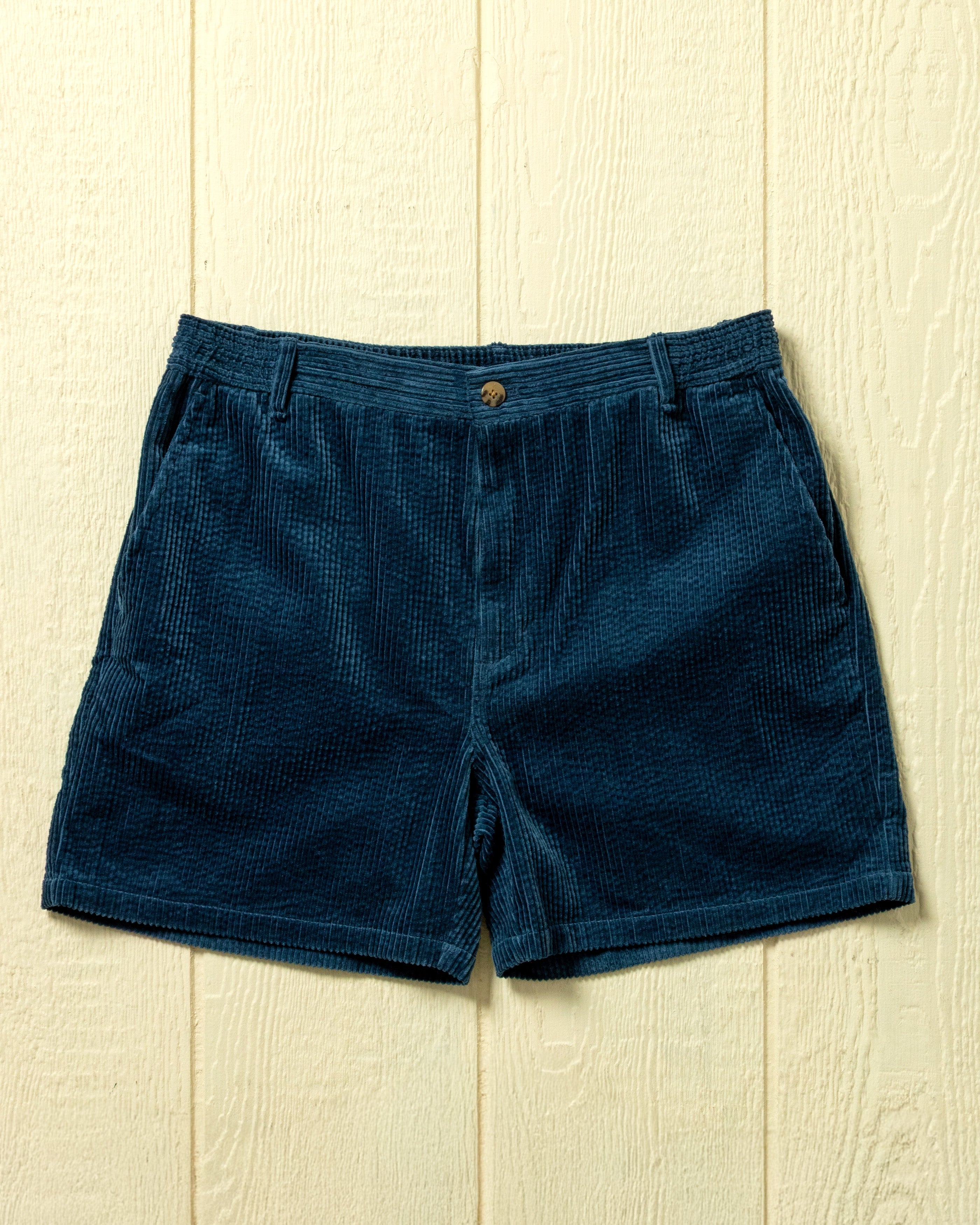 Short in Navy Seersucker Corduroy